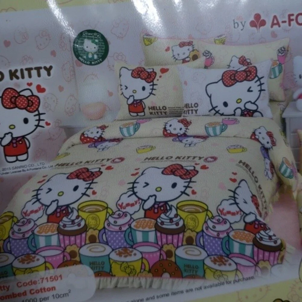 NWT Hello Kitty Double Twin Bedroom Linen Chic Fitted Sheet and Pillowcase Set